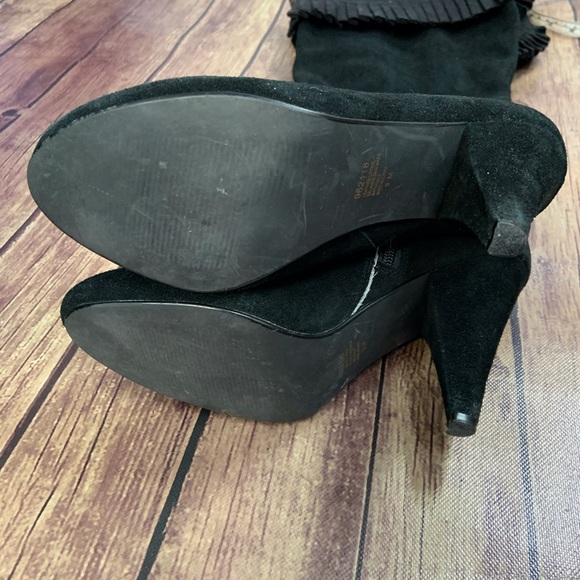 Hot in Hollywood Heeled Boots - Picture 5 of 8